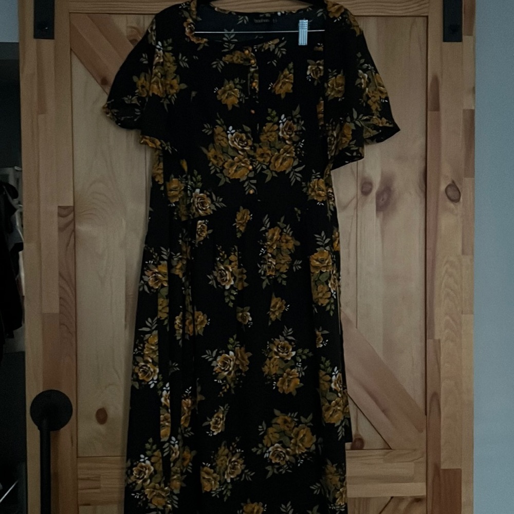 Boohoo two-piece skirt and tie-crop top